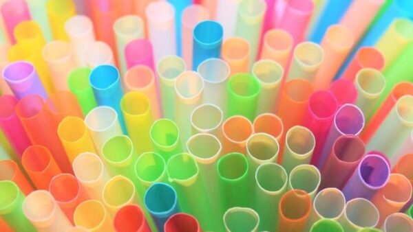 Τέλος τα πλαστικά μιας χρήσης –  Ποιά προϊόντα καταργούνται από τις 3 Ιουλίου