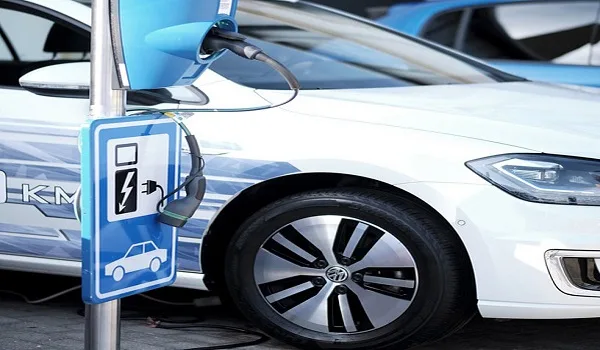 Τα μπόνους για ηλεκτροκίνητα οχήματα – Επιδότηση έως 8.000 ευρώ για ταξί, έως 5.500 ευρώ για ΙΧ