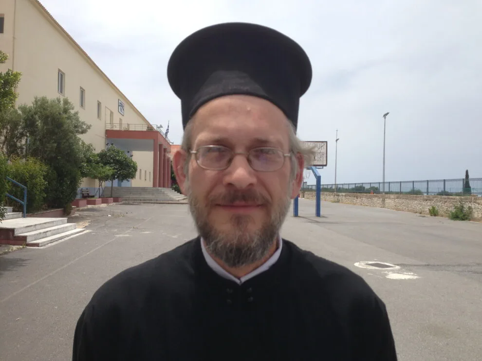 Πανελλήνιες 2020: Ο 40χρονος ιερέας που αποφάσισε να δώσει Πανελλαδικές