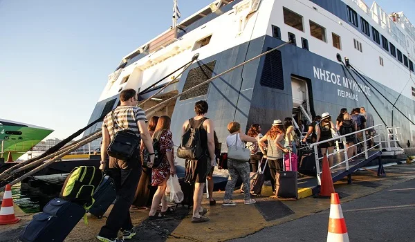 Αγίου Πνεύματος: Αυξημένη η κίνηση στα λιμάνια λόγω της εξόδου για την αργία