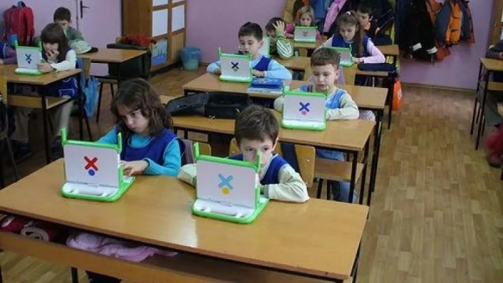 Τη δωρεά 400 τάμπλετ εξασφάλισε ο δήμος Χαϊδαρίου για τους μαθητές