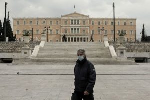 Δερμιτζάκης για κορονοϊό: «Φόβοι για σκηνές Ιταλίας στην Ελλάδα με 6.000 κρούσματα τη μέρα»