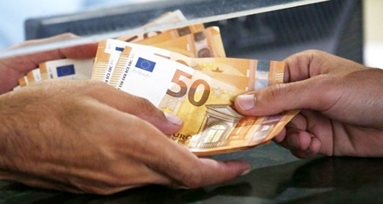 Πώς να διαχειριστείτε αποτελεσματικότερα τα οικονομικά σας το 2025: 9 Συμβουλές για Μισθωτούς
