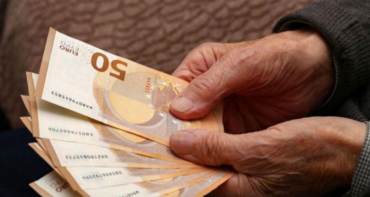 Πώς να διαχειριστείτε αποτελεσματικότερα τα οικονομικά σας το 2025: 9 Συμβουλές για Μισθωτούς