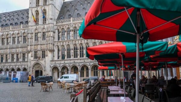 Υποχρεωτική η χρήση μάσκας στις Βρυξέλλες