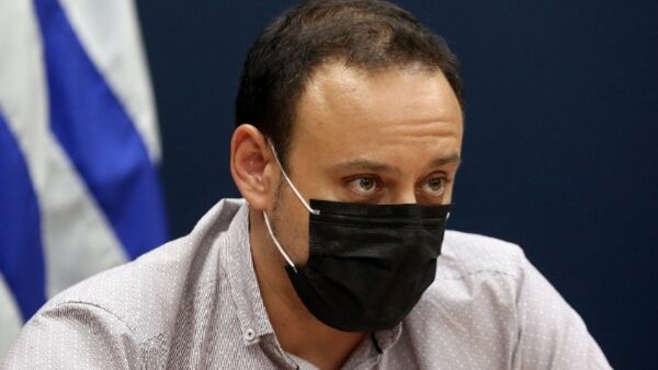 Κορονοϊός – Μαγιορκίνης: Αυτές είναι οι βλάβες που προκαλεί στους πνεύμονες των νέων