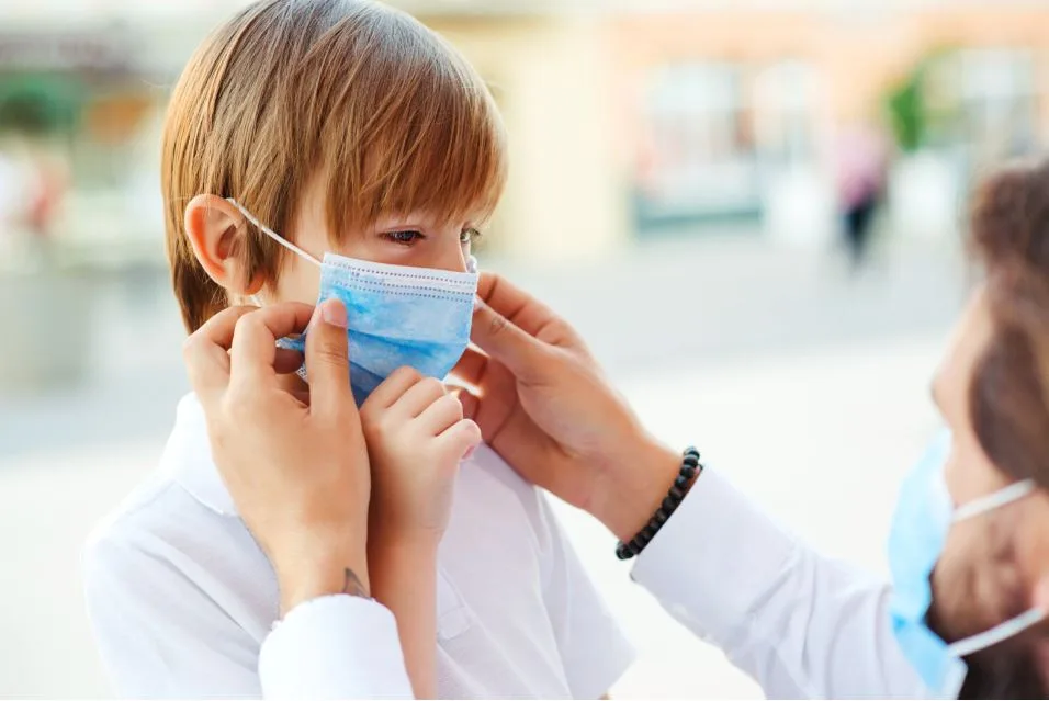 Άνοιγμα σχολείων: Γονείς απειλούν δασκάλους και στέλνουν εξώδικα για τις μάσκες