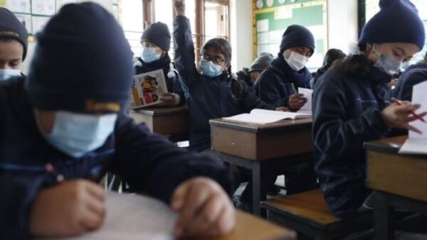 Νέα έρευνα: Πόσο εύκολα μπορούν να μεταδώσουν τον κοροναϊό τα παιδιά