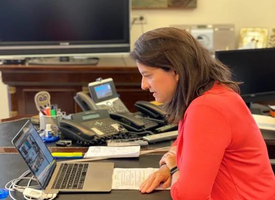 Τηλεδιάσκεψη με εκπροσώπους ΔΟΕ και ΟΛΜΕ για την προετοιμασία έναρξης της νέας σχολικής χρονιάς