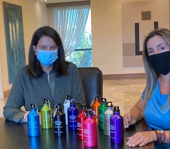 Άνοιγμα σχολείων – Κεραμέως: Πάνω από 600.000 παγούρια για όλους τους μαθητές δημοτικού