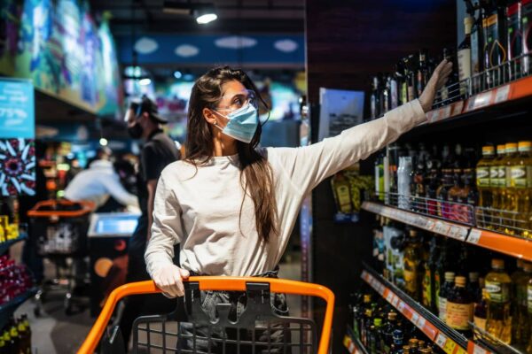 Κορονοϊός: «Γλιτώσαμε 16.500 κρούσματα και 400 θανάτους λόγω εμβολιασμού»