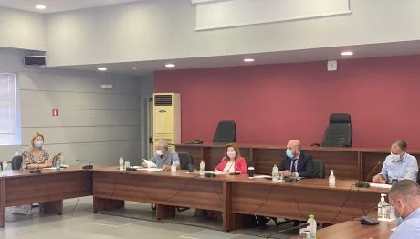 Επίσκεψη των Γενικών Γραμματέων των Υπουργείων Παιδείας και Μετανάστευσης και Ασύλου στην Περιφέρεια Εύβοιας στη Χαλκίδα