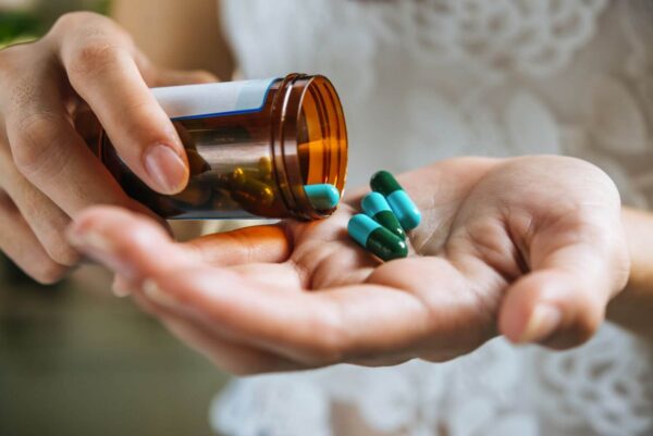 Απίστευτο περιστατικό στην Πάτρα: Μαθητές κατέληξαν στο νοσοκομείο – Κατανάλωσαν χάπια από συμμαθητή τους