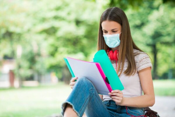 Lockdown – Τσολιά: Πρώτα θα ανοίξουν σχολεία και μαγαζιά με click away