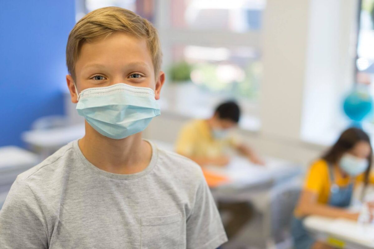 «Καμπανάκι» κινδύνου για άνοιγμα σχολείων: «Δεν πρέπει να προστεθούν δραστηριότητες»