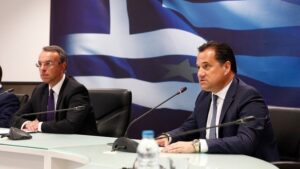 Σταϊκούρας: Η κυβέρνηση παίρνει βάρη από τις επιχειρήσεις