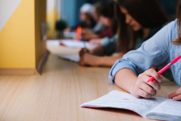 ΚΙΝΑΛ: Έναν χρόνο μετά τα αυτονόητα μέτρα απουσιάζουν για τη στήριξη των σχολείων