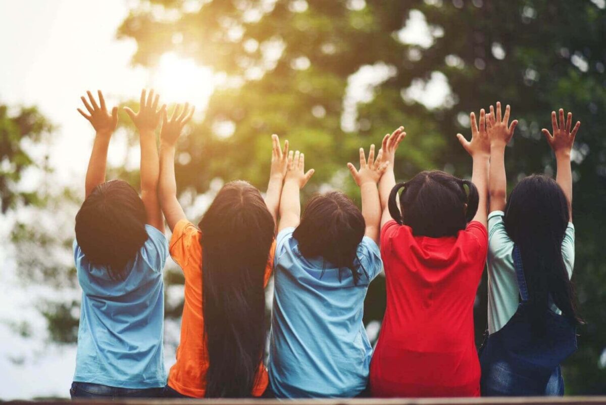 Γιατί τα παιδιά αποφεύγουν τα μπουφάν – Κρυώνουν λιγότερο; Πώς να το αντιμετωπίσω