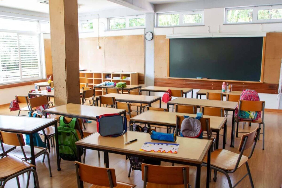 Άνοιγμα σχολείων: Σε δίλημμα η κυβέρνηση για Λύκεια – Γυμνάσια