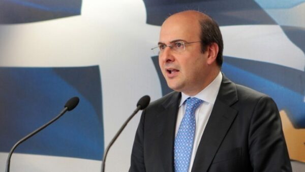 Χατζηδάκης: Τι είπε για πρώτο ένσημο και κατώτατο μισθό