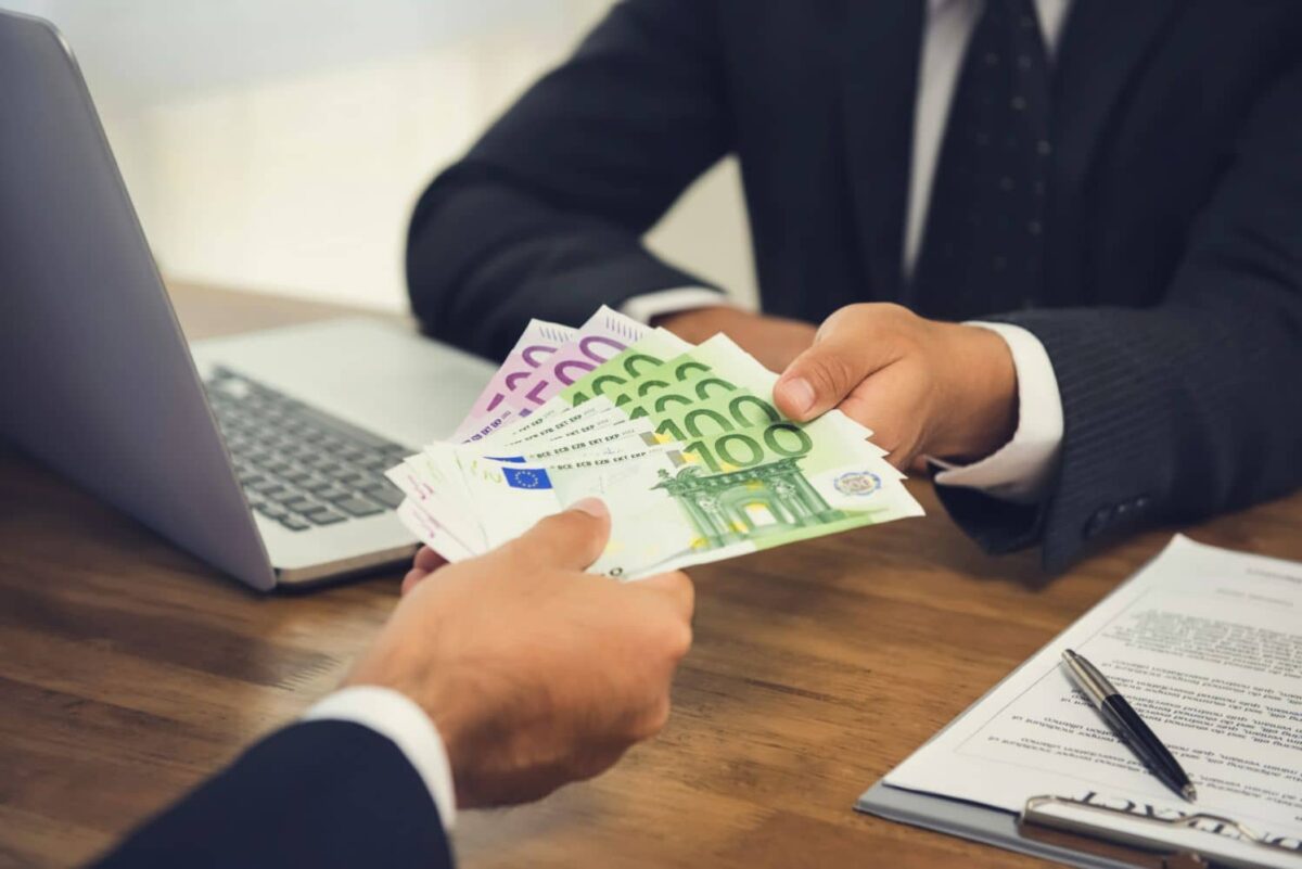 Πώς θα πάρετε «φθηνά» δάνεια έως 25.000 ευρώ – Οι όροι και οι δικαιούχοι