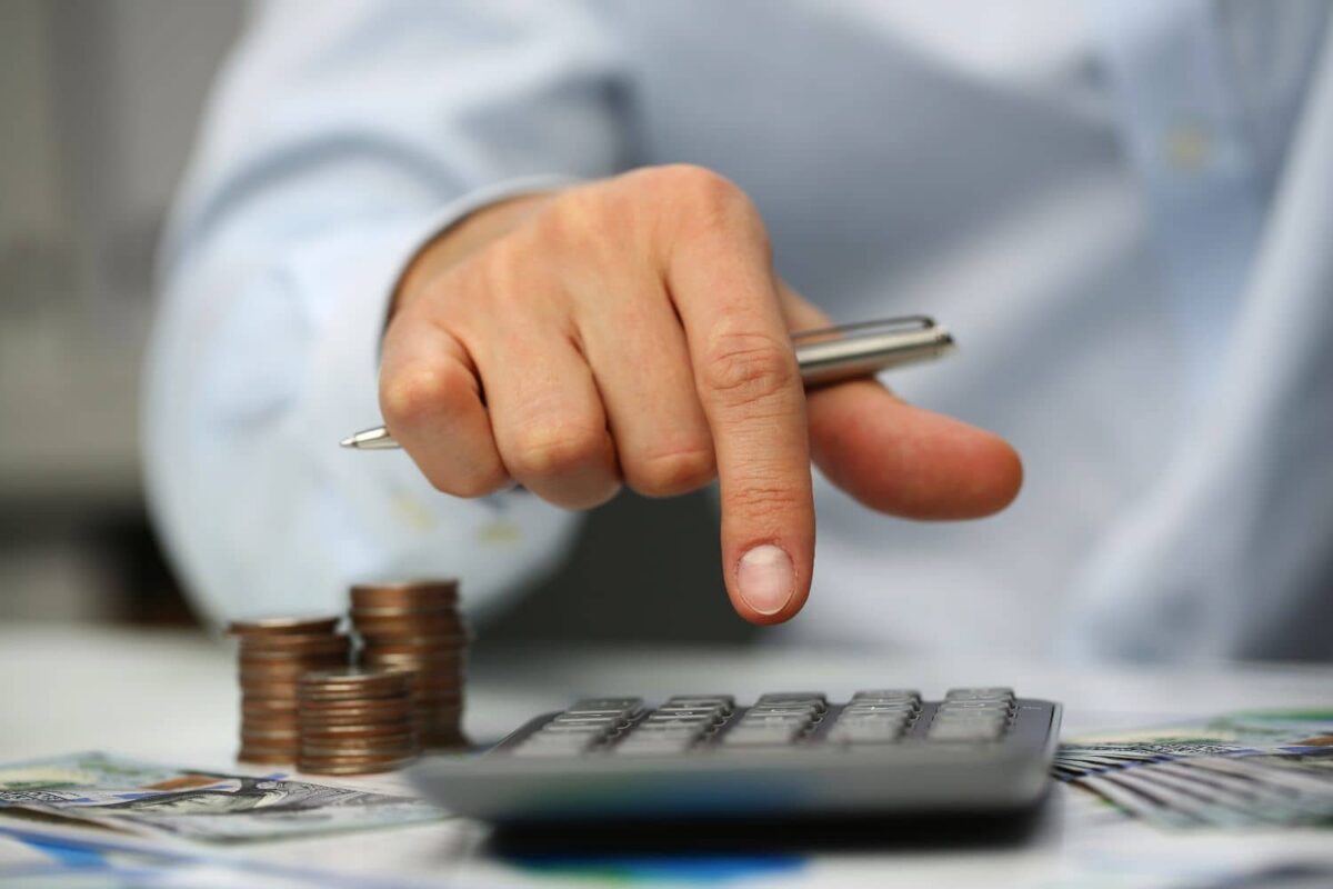 Έρχονται ΝΕΑ μέτρα στήριξης το Δεκέμβριο: Επίδομα 800 ευρώ, αναστολές, μείωση ενοικίων