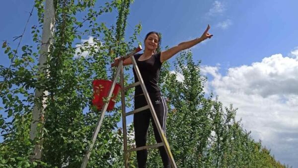 Πτυχιούχος πληροφορικής έκανε αναστροφή πορείας κι έγινε αγρότισσα