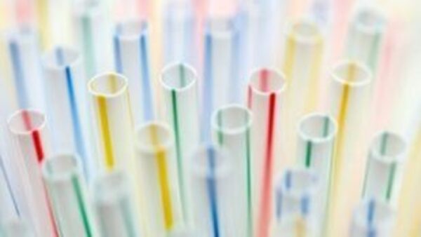 Από πότε καταργούνται τα πλαστικά μίας χρήσης