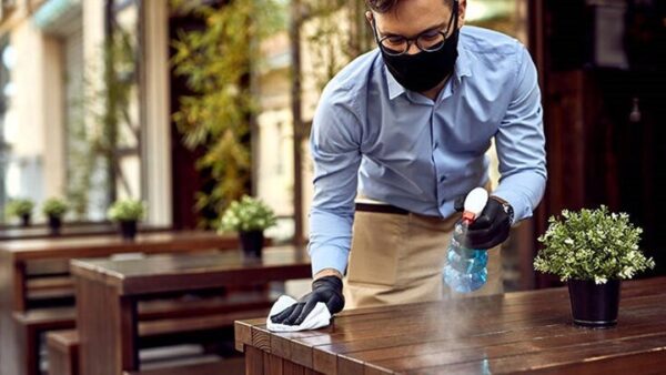 Προνόμια εμβολιασμένων: Πώς θα λειτουργήσουν εστίαση, θέατρα, αθλητισμός από 1η Ιουλίου