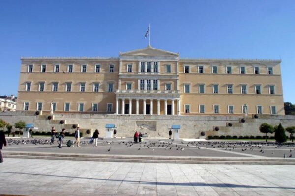 Μετεγγραφές φοιτητών αδελφών μαθητών Παραγωγικών Σχολών Ενόπλων Δυνάμεων