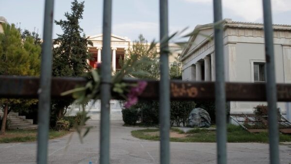 Πολυτεχνείο: Ένταση ανάμεσα σε φοιτητές με σπρωξιές και γροθιές