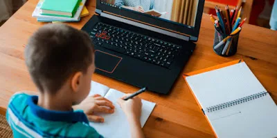 Voucher 200 ευρώ για τάμπλετ και λάπτοπ σε μαθητές και φοιτητές: Πότε ανοίγει η πλατφόρμα