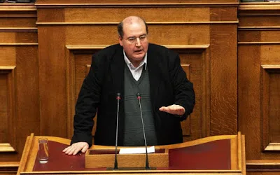 Φίλης: H εγγραφή των αποφοίτων κολεγίων στο ΤΕΕ παραβιάζει το Σύνταγμα