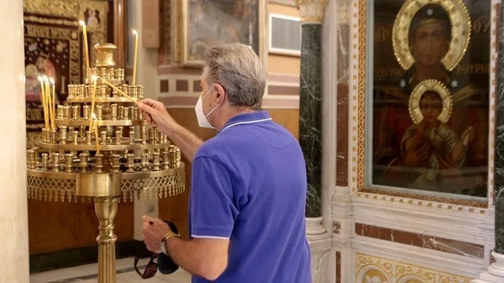 Πώς θα γίνει η συμμετοχή των πιστών στη Χριστουγεννιάτικη Θεία Λειτουργία