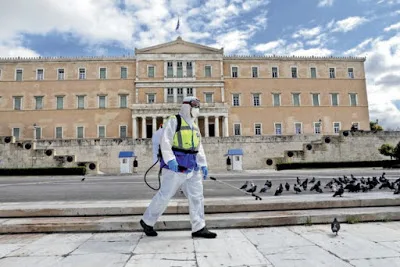 Ποιές ηλικίες αφορούν τα νέα κρούσματα – Ο ρόλος της ενδοοικογενειακής διασποράς