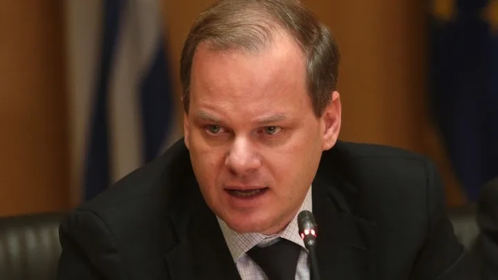 Καραμανλής: Επιπλέον 300 λεωφορεία στους δρόμους από τις αρχές Απριλίου