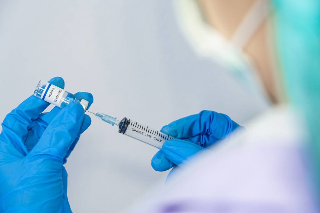 Κορoνοϊός – Εμβολιασμοί: Τι πρέπει να γνωρίζετε, για την αποτελεσματικότητα και τον περιορισμό της μετάδοσης