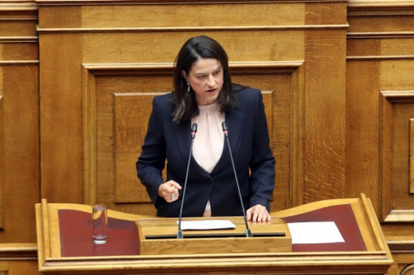 Βουλή: Τι θα γίνει με τις συνέπειες της πανδημίας στους μαθητές