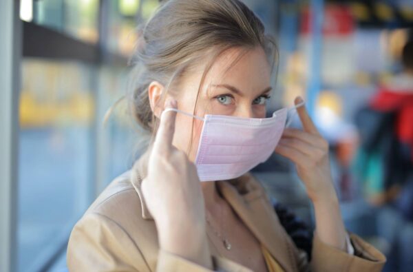 Πότε ανοίγουν τα σχολεία, η εστίαση και το λιανεμπόριο – Τα σχέδια της κυβέρνησης