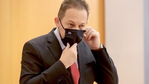 Πέτσας: Περιοδεία για την επιτάχυνση του εμβολιαστικού προγράμματος