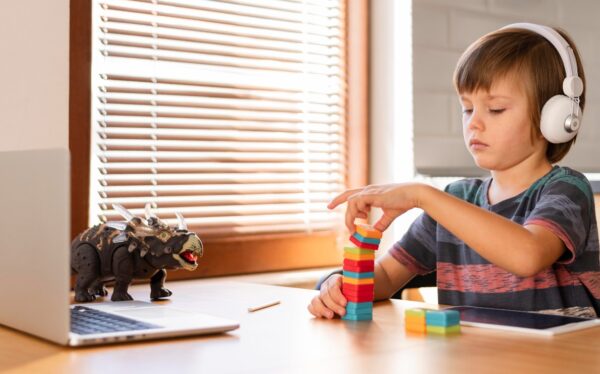 Σχολεία – Γώγος: Τα κλειστά σχολεία είναι τεράστιο πρόβλημα