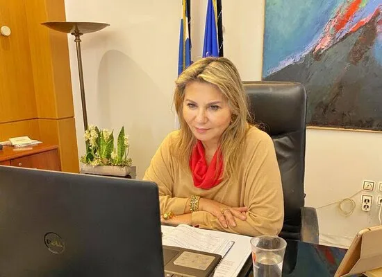 Ζέττα Μακρή για Τριών Ιεραρχών: «Τιμούμε τους τρεις Ιεράρχες και την ελληνική παιδεία»