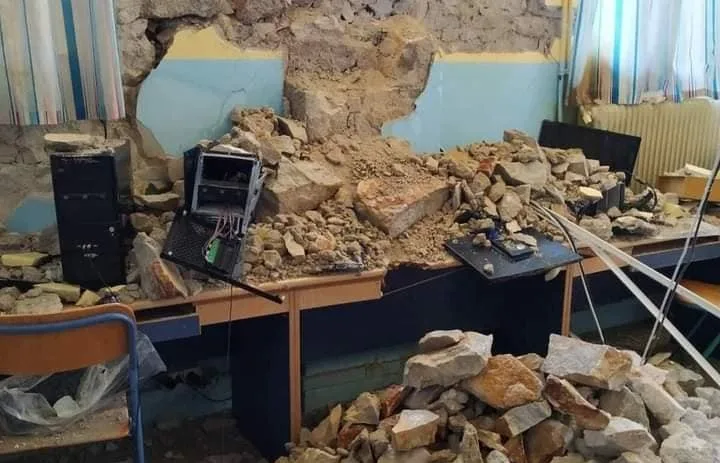 Λάρισα: Συγκλονιστικές φωτογραφίες από τα σχολεία μετά τον σεισμό