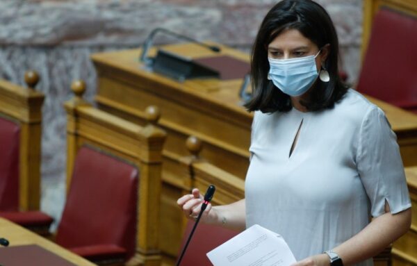 Βάσεις 2021 – Κεραμέως για ΕΒΕ: Δε θέλουμε εισαχθέντες, θέλουμε αποφοίτους