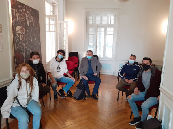 Δημόσια ΙΕΚ: Συνάντηση με το βουλευτή του ΚΚΕ, κ. Δελή Γιάννη