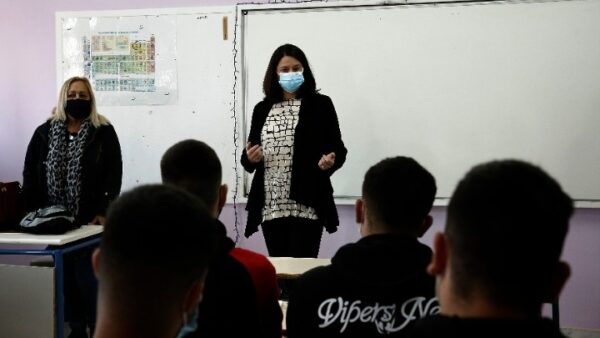 Νίκη Κεραμέως για σχολεία, self test, εμβολιασμούς, προαγωγικές εξετάσεις και Πανελλήνιες 2021