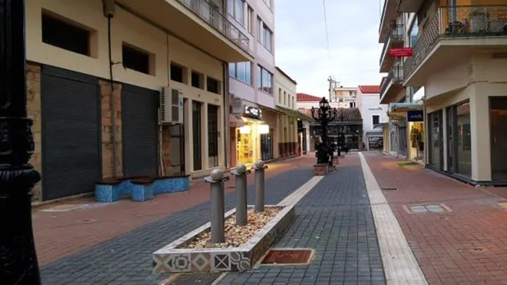 Ελεύθερες οι διαδημοτικές μετακινήσεις αλλά κλειστά καταστήματα σε Θεσσαλονίκη, Κοζάνη, Αχαΐα