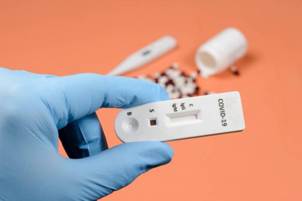 ΠΡΟΣΟΧΗ – Self test: Ξεκινά η διάθεσή τους στους μαθητές – Πότε θα πρέπει να γίνουν