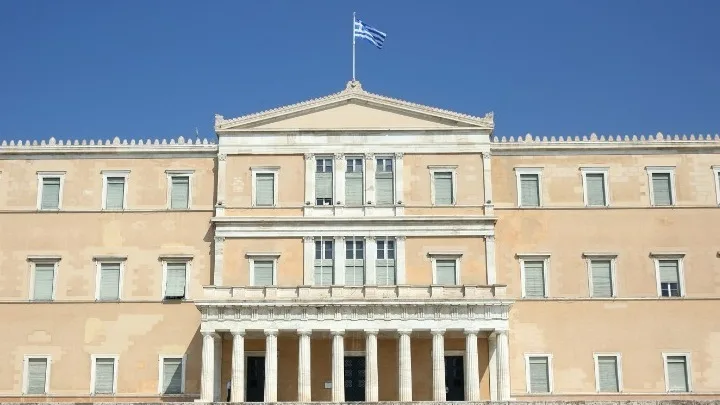 Στη Βουλή το νομοσχέδιο για το ειδικό ποινικό μητρώο αδικημάτων σε βάρος ανηλίκων