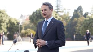 Μητσοτάκης σε Ιερώνυμο: H εκκλησία να βοηθήσει να εμβολιαστούν οι καχύποπτοι